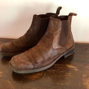 Born Chelsea Hemlock rustic leather.